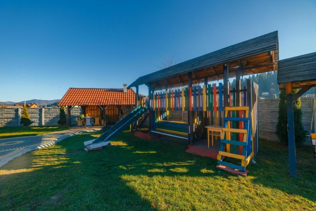 Садиба Дерев*Яна Хата Verhovîna Exterior foto